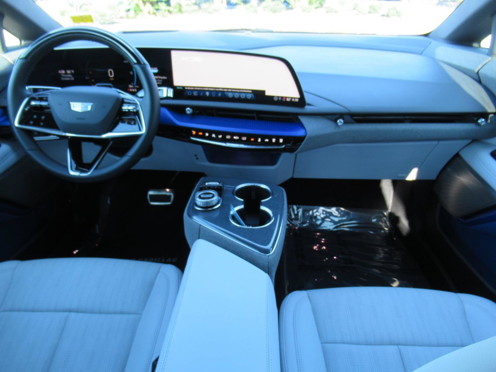 Certified 2025 Cadillac Optiq Sport 2 AWD/4WD image 13