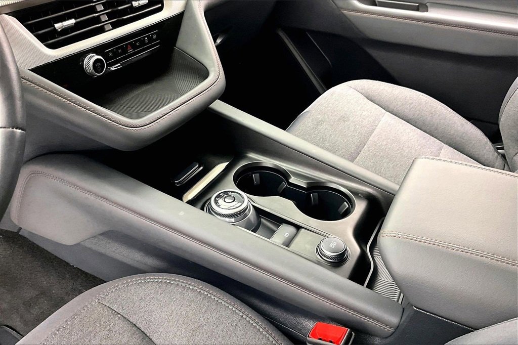 Used 2025 Ford Explorer Active image 15