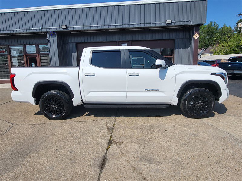 Used 2025 Toyota Tundra SR5 image 4