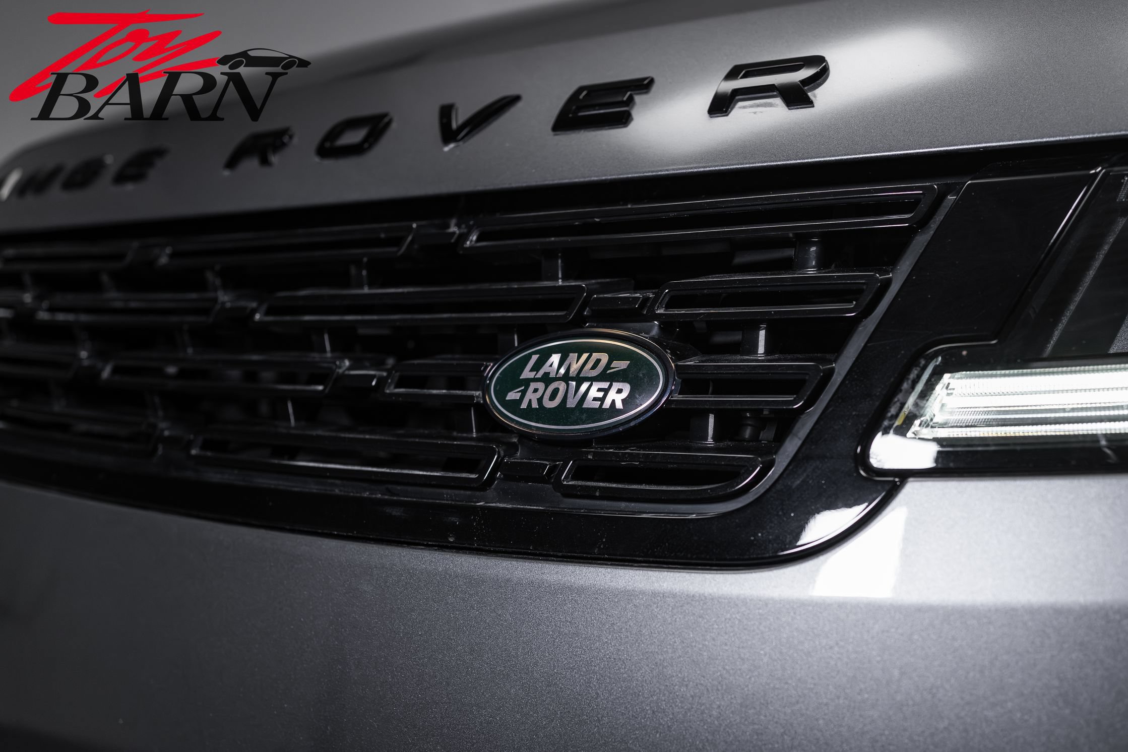 Used 2025 Land Rover Range Rover Sport SE AWD/4WD image 11