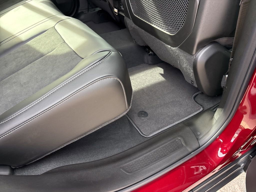 New 2025 Jeep Grand Cherokee Altitude image 24