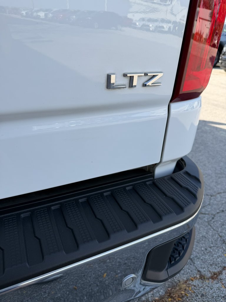 Used 2025 Chevrolet Silverado 1500 LTZ AWD/4WD image 28