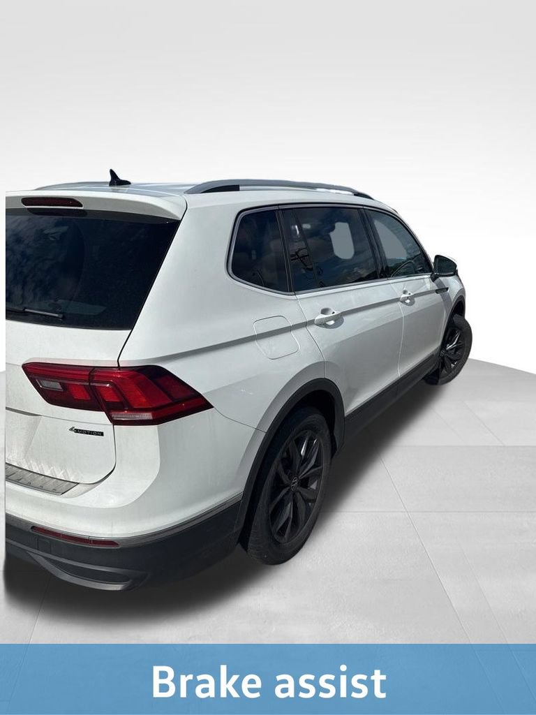 Used 2022 Volkswagen Tiguan SE AWD/4WD image 10