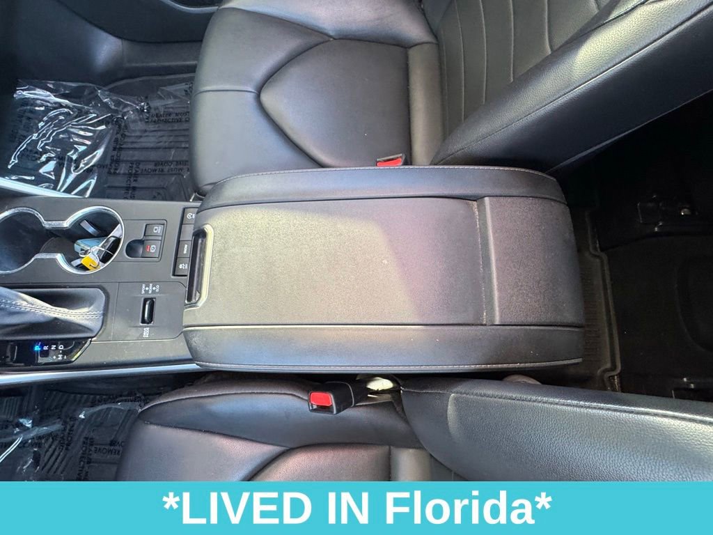 Used 2022 Toyota Highlander XLE image 30