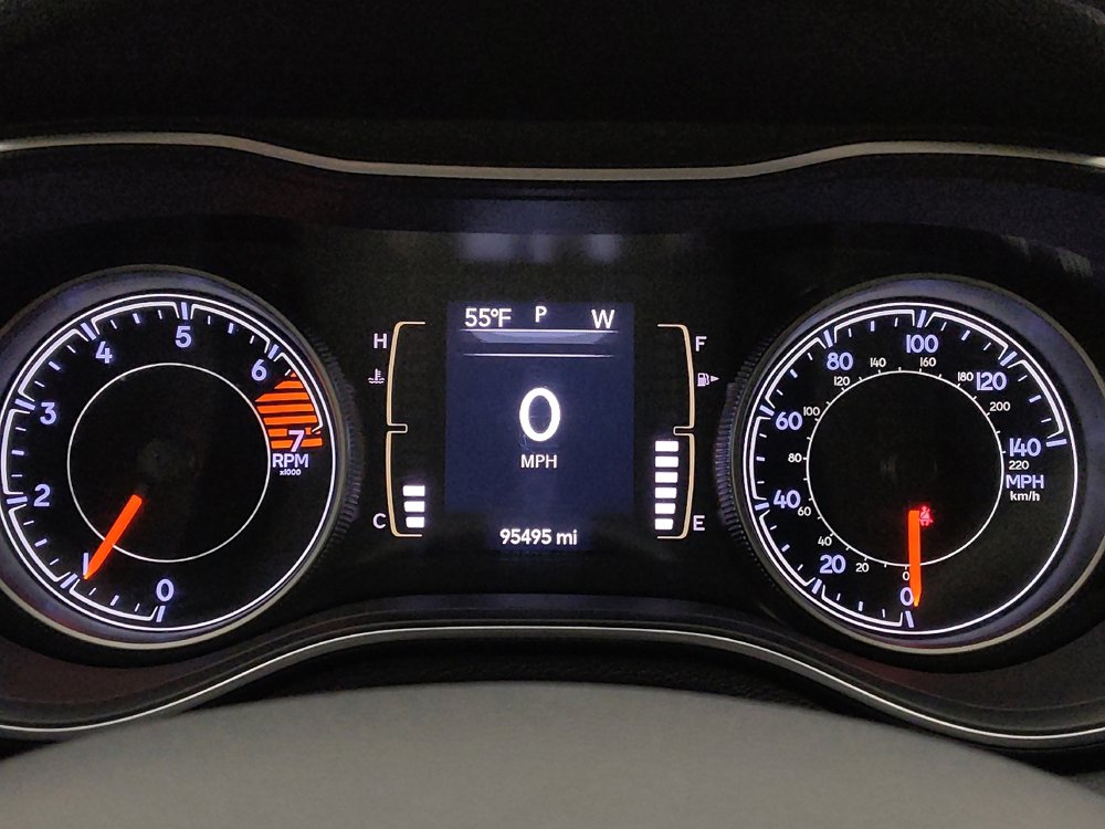 Used 2020 Jeep Cherokee Latitude Plus FWD image 23