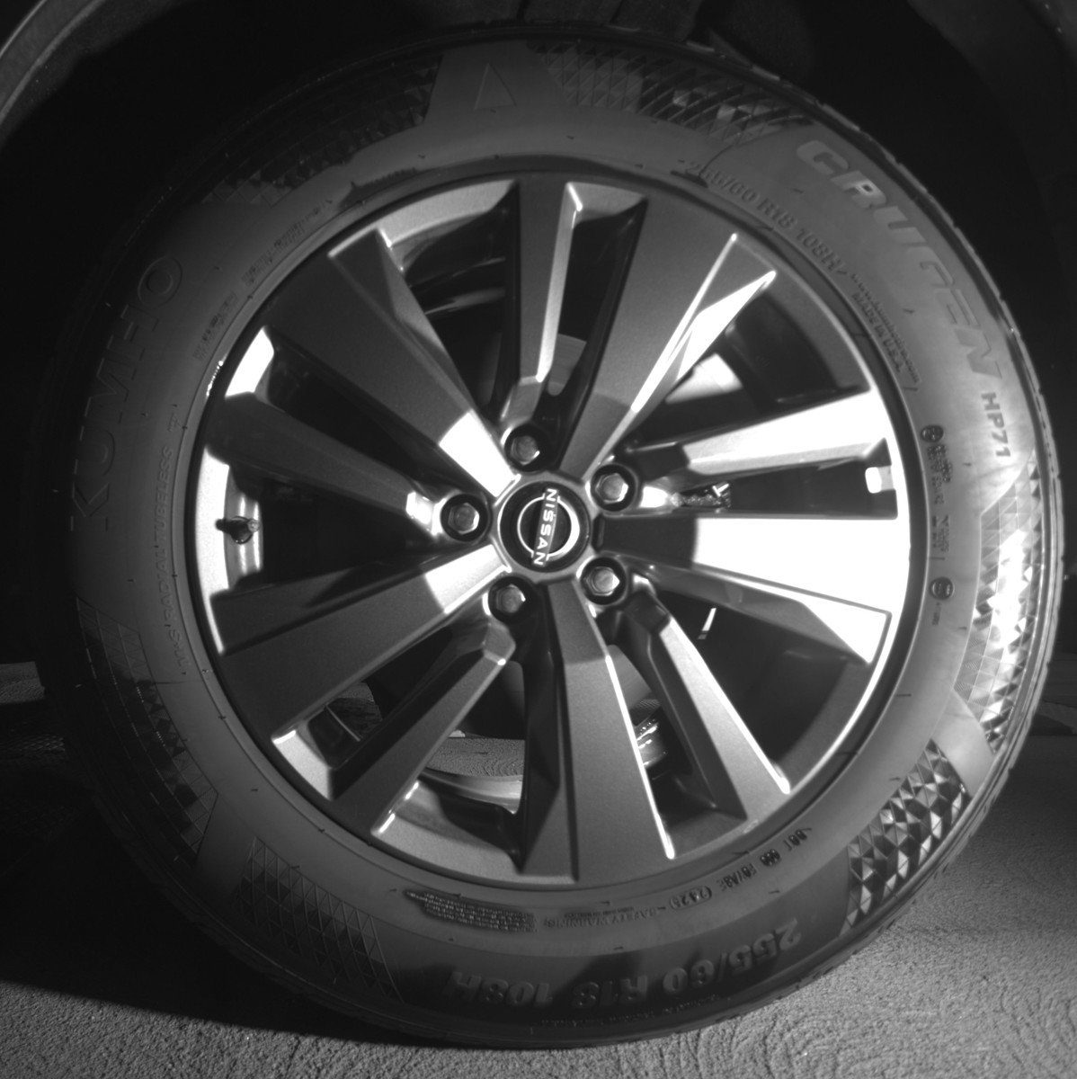 Used 2025 Nissan Pathfinder SV image 14