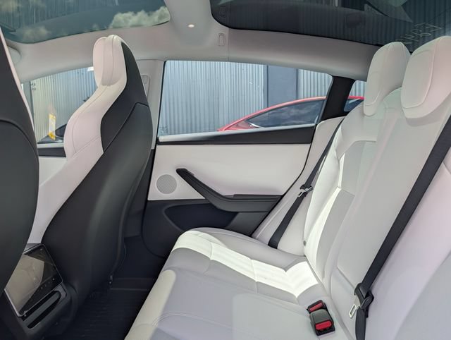 Used 2025 Tesla Model 3 Performance AWD/4WD image 18