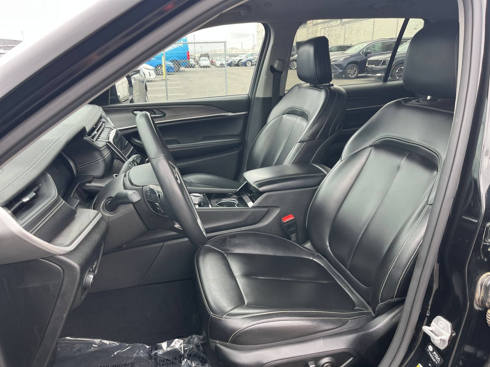 Used 2023 Jeep Grand Cherokee L Limited AWD/4WD image 39