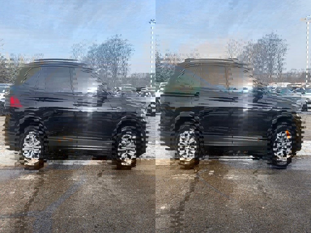 Used 2020 Volkswagen Tiguan S image 8