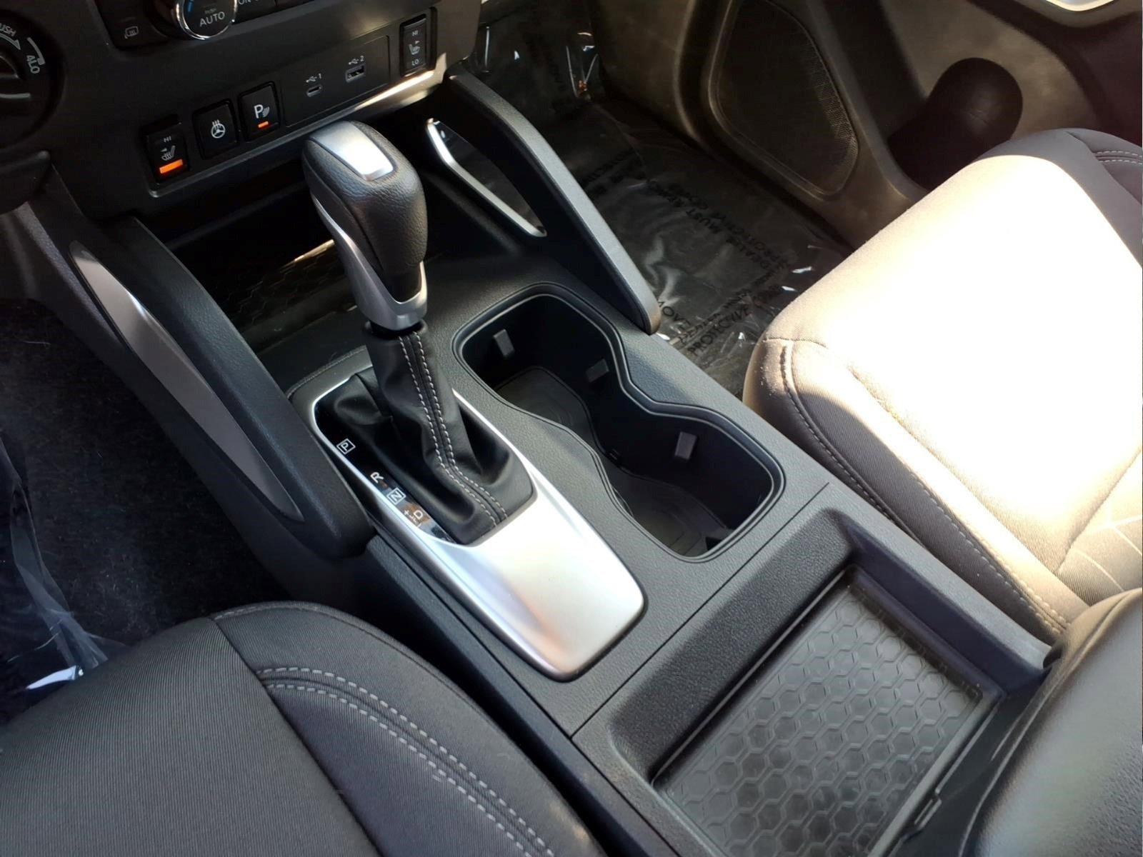 Used 2025 Nissan Frontier SV w/ SV Convenience Package image 16