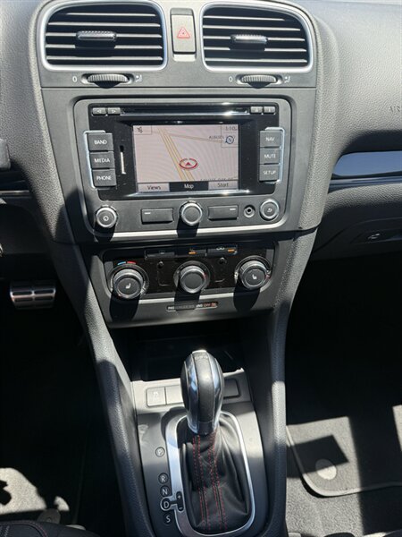 Used 2011 Volkswagen Golf 2-Door FWD image 12