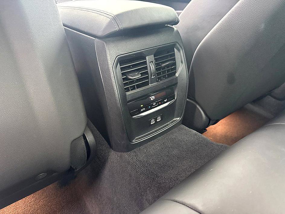 Used 2021 BMW M4 Coupe w/ Executive Package image 9