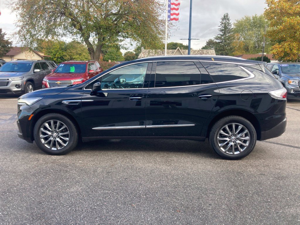 Used 2024 Buick Enclave Premium w/ Trailering Package, 5000 lbs. AWD/4WD image 8