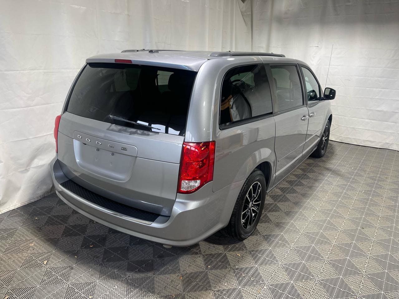 Used 2017 Dodge Grand Caravan GT FWD image 6