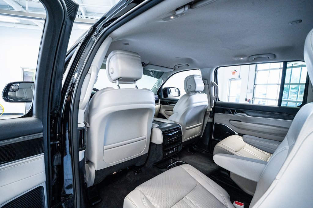 Used 2023 Jeep Wagoneer Series III w/ Preferred Equipment Group image 55