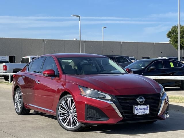 Used 2024 Nissan Altima 2.5 SL FWD image 2