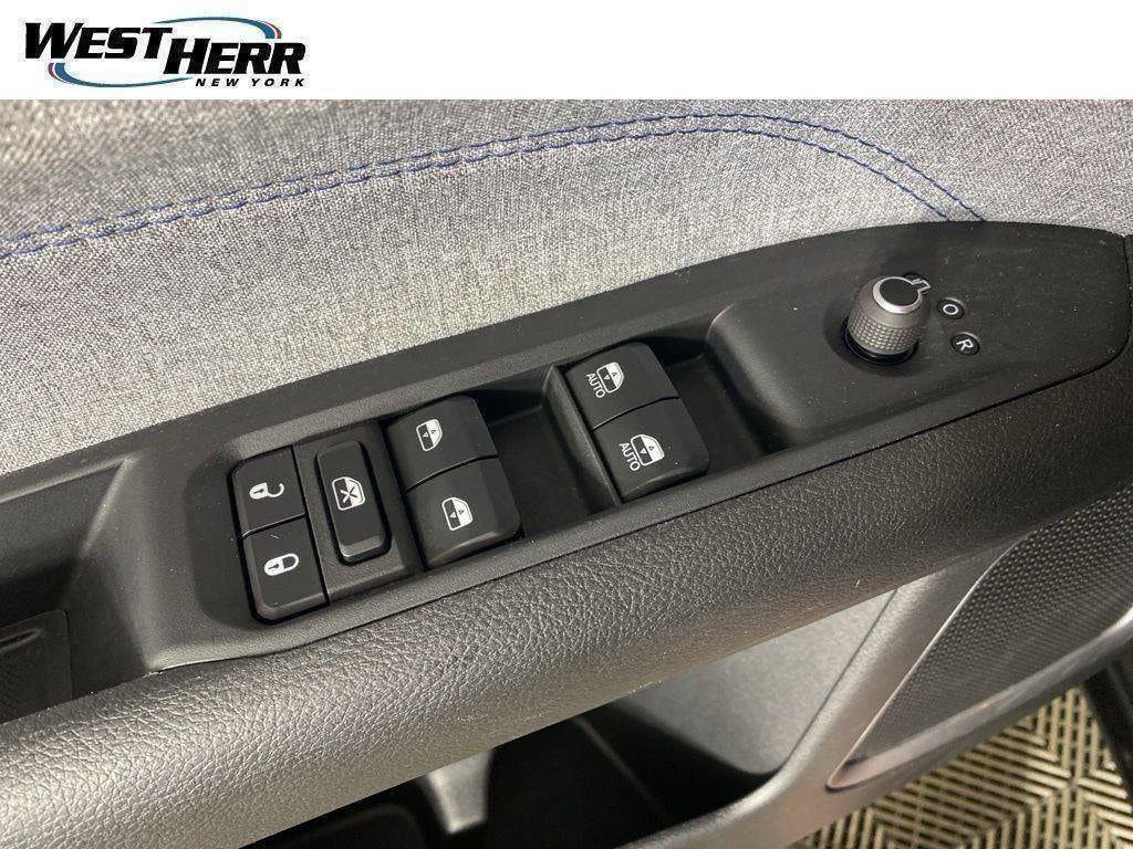 Used 2023 Jeep Compass Latitude w/ Convenience Group AWD/4WD image 40