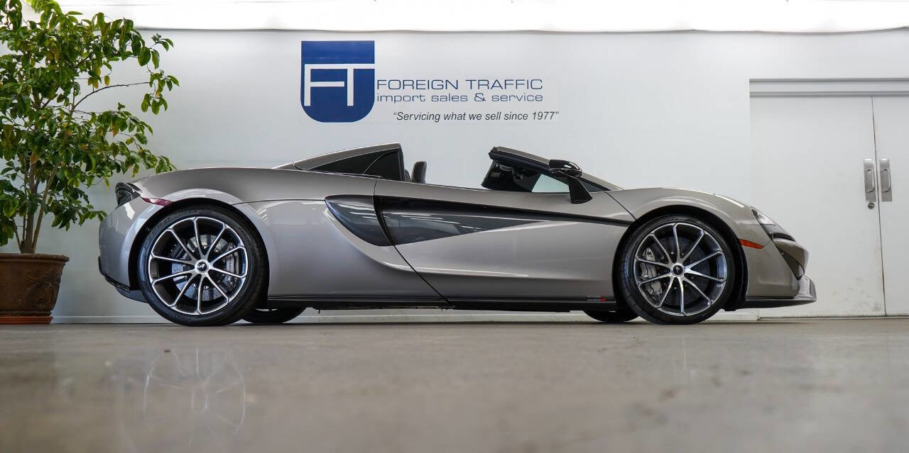 Used 2020 McLaren 570S Spider image 30