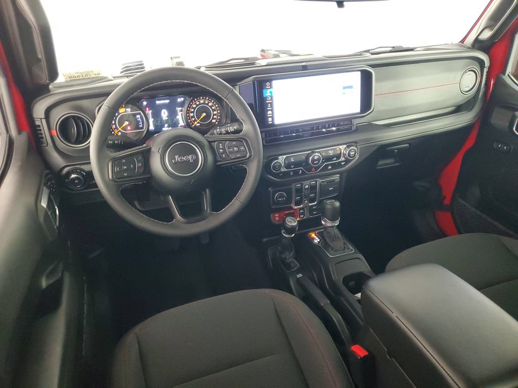 Used 2025 Jeep Wrangler Unlimited Rubicon AWD/4WD image 16
