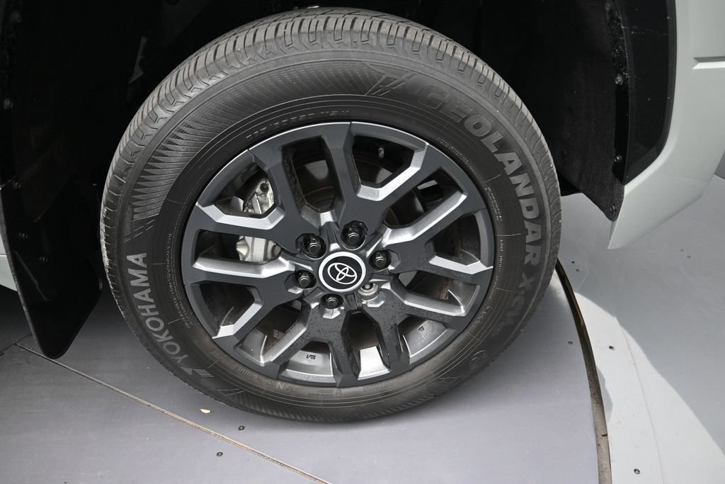 Used 2024 Toyota Tundra Platinum AWD/4WD image 9