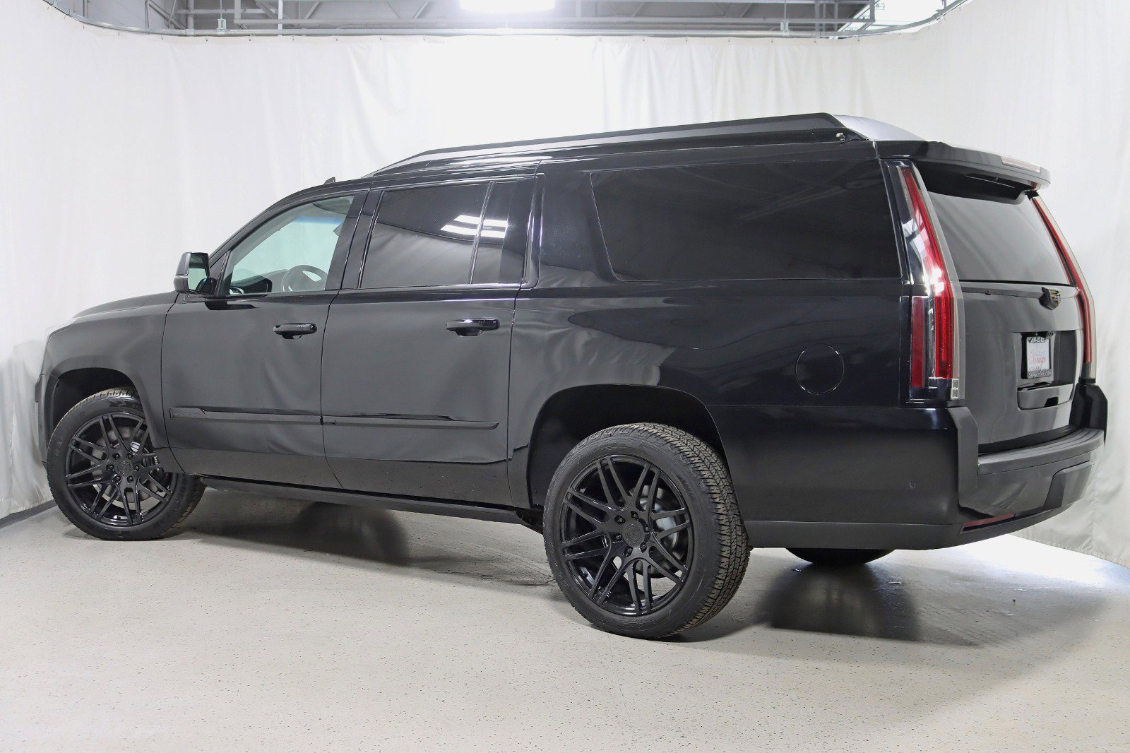 Used 2017 Cadillac Escalade ESV Luxury image 9