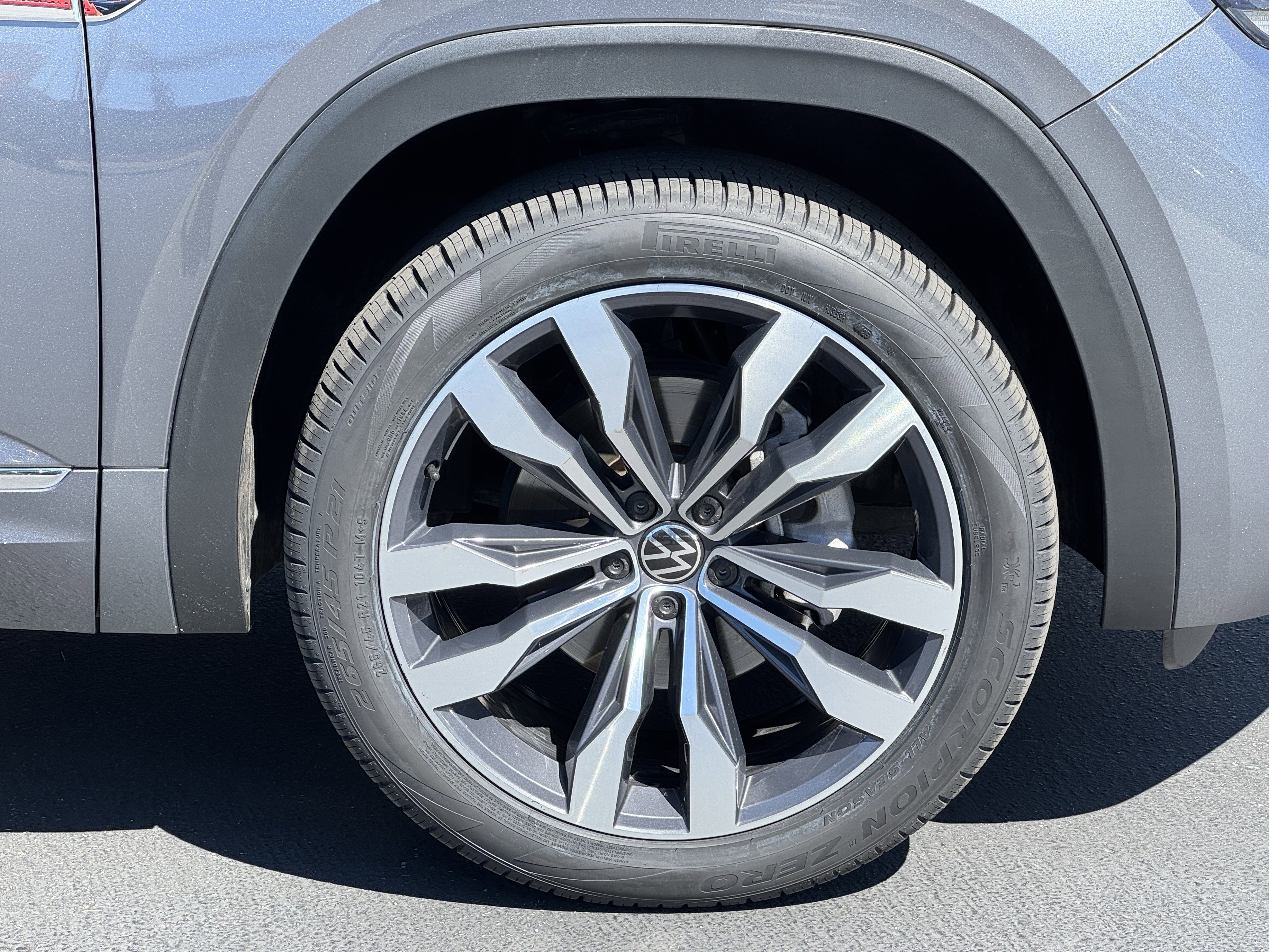 Used 2021 Volkswagen Atlas SEL R-Line image 12