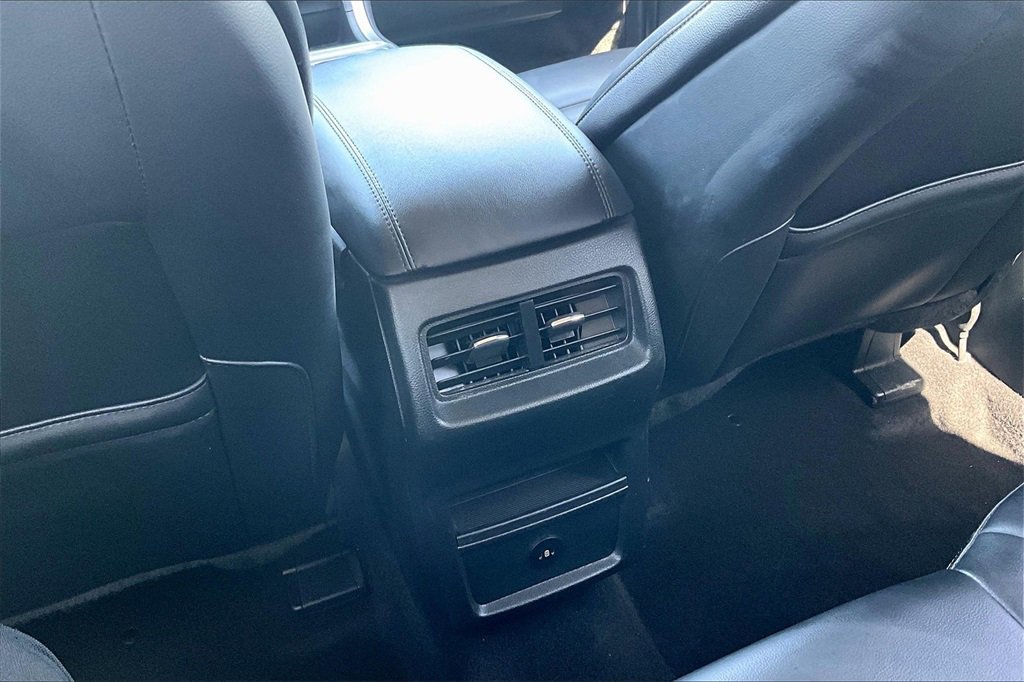 Used 2024 Ford Edge SEL image 17