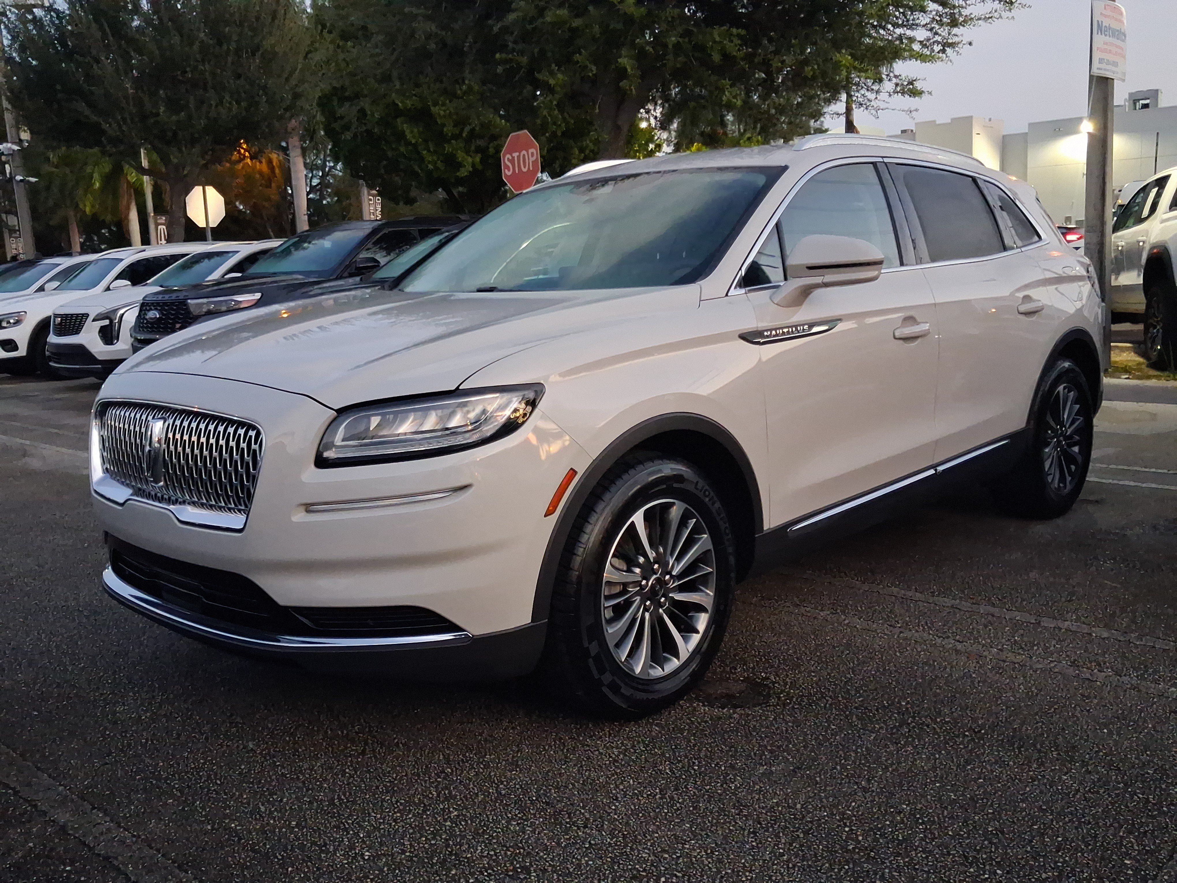 Certified 2023 Lincoln Nautilus FWD image 2