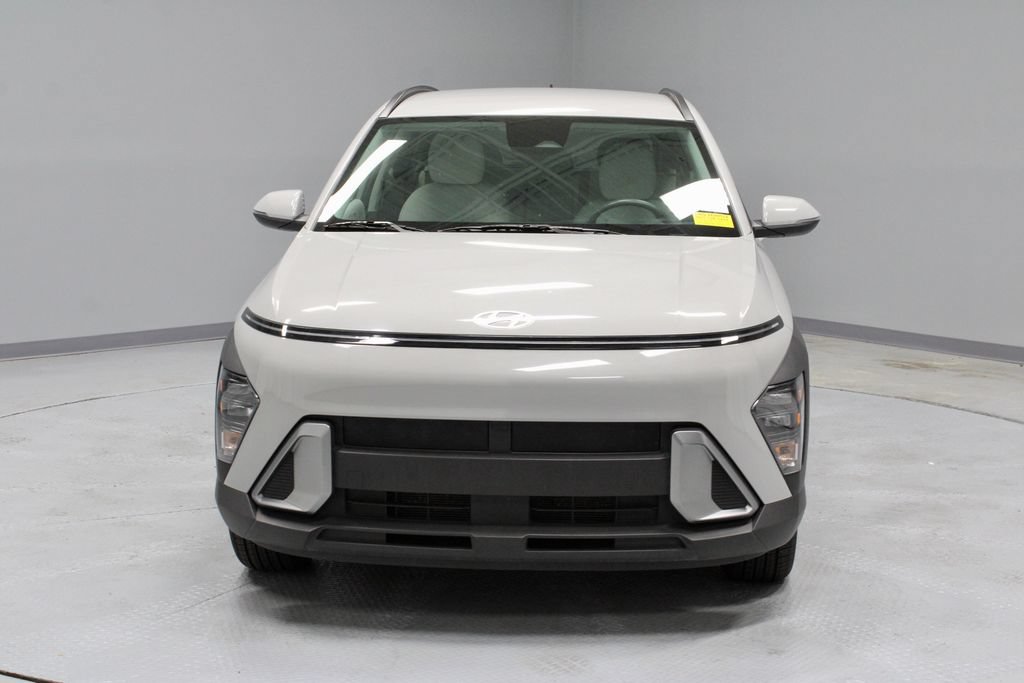 Certified 2025 Hyundai Kona SEL FWD image 8