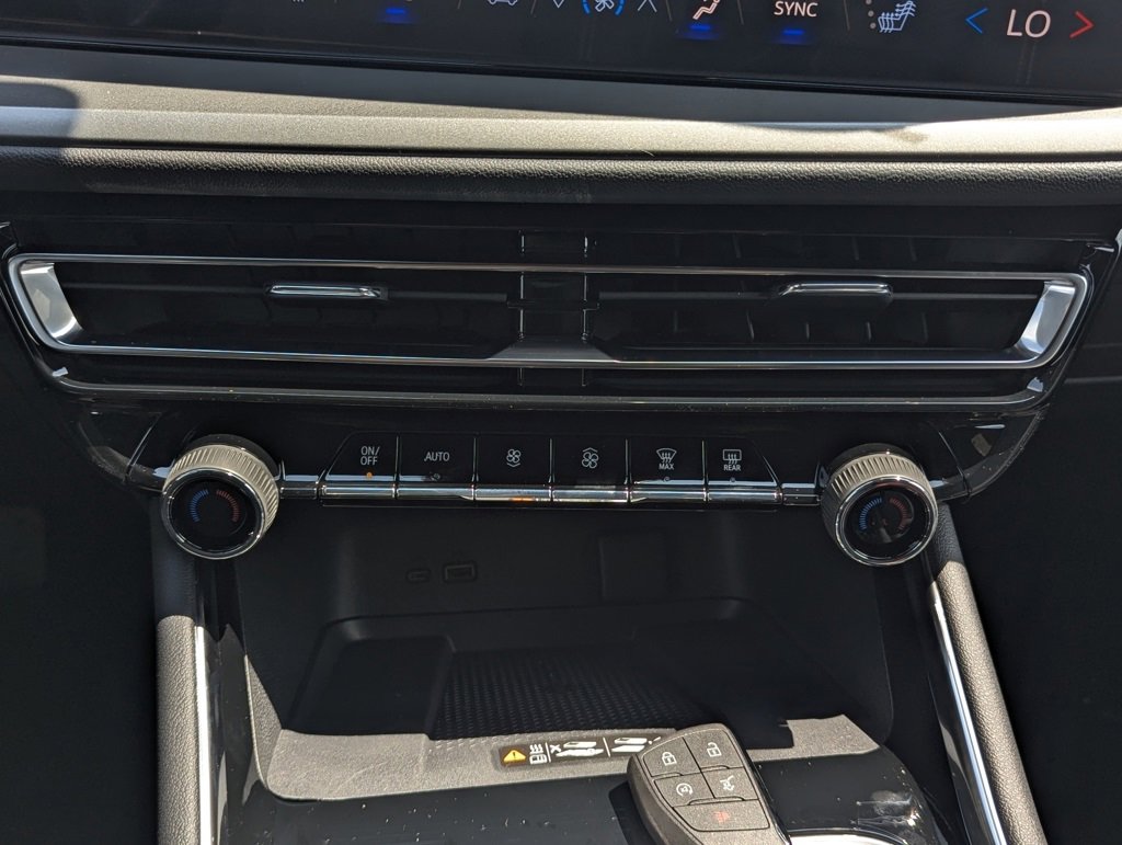 New 2026 Chevrolet Traverse LT image 24