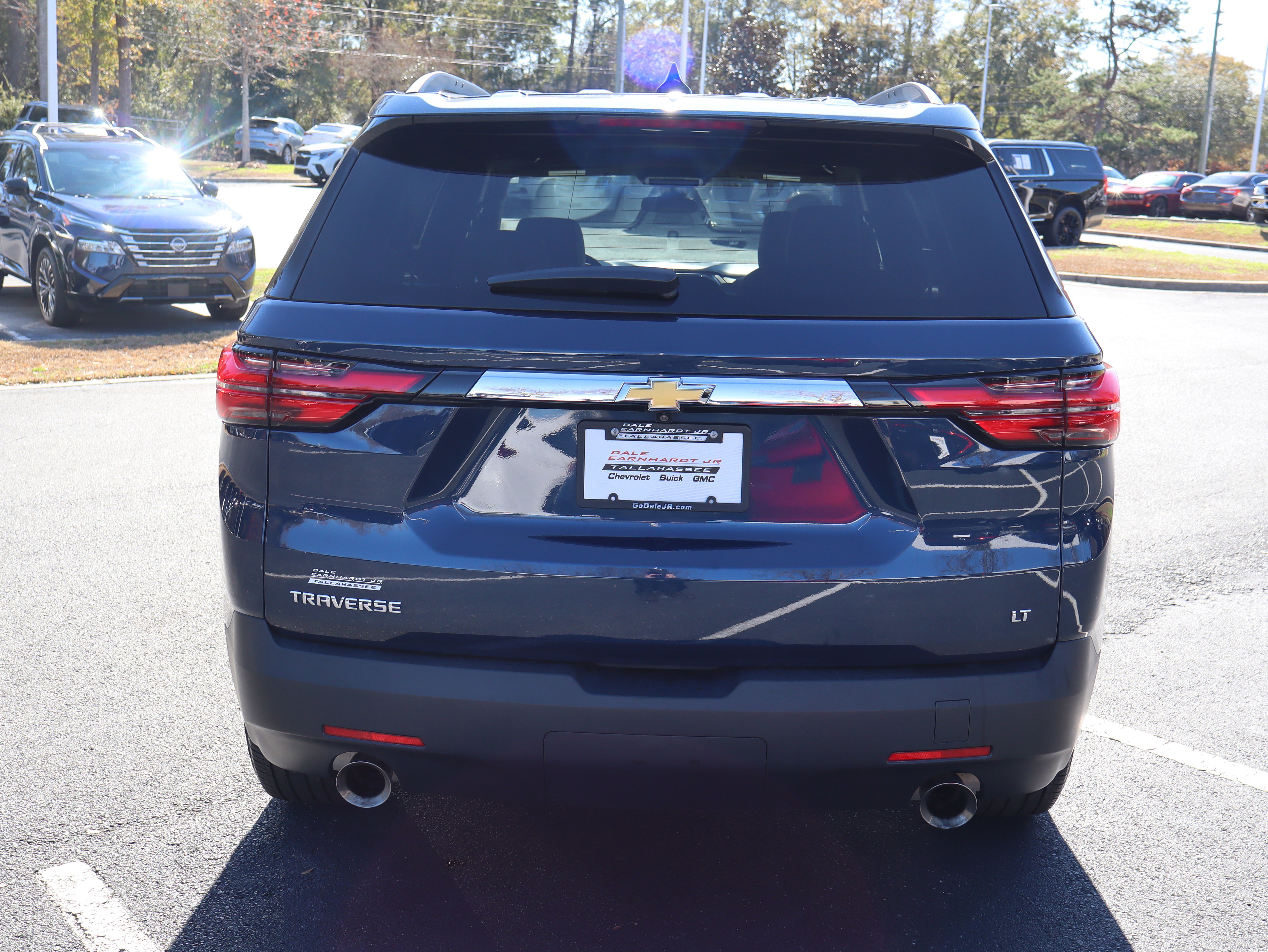 Used 2023 Chevrolet Traverse LT image 14