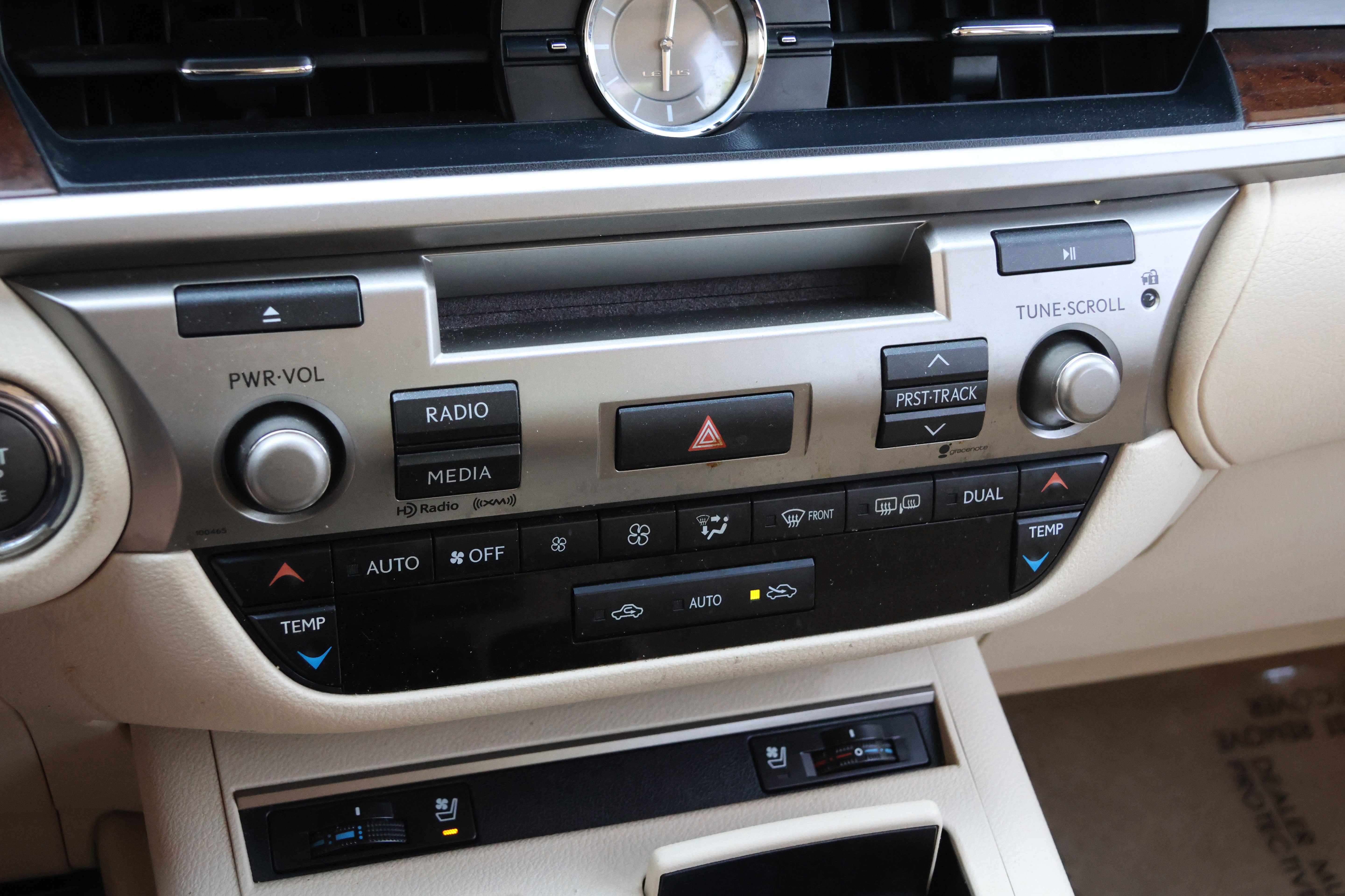 Used 2015 Lexus ES 350 w/ Premium Package FWD image 27