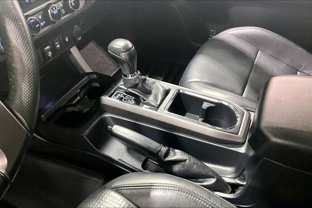 Used 2018 Toyota Tacoma TRD Sport AWD/4WD image 24