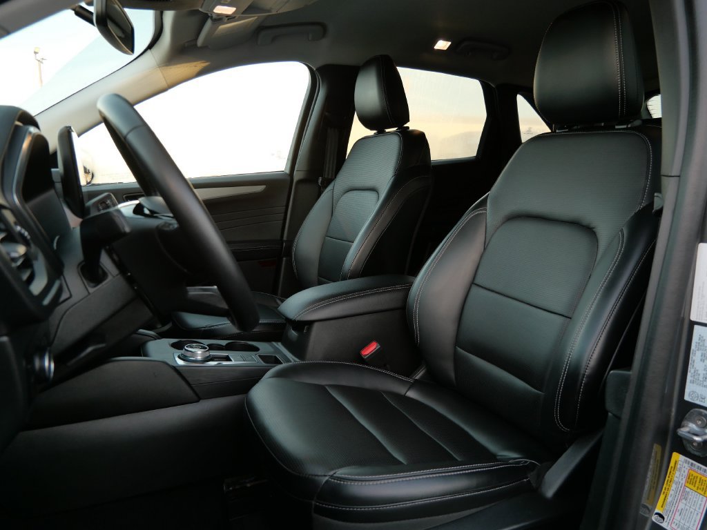 Certified 2025 Ford Escape Platinum AWD/4WD image 10