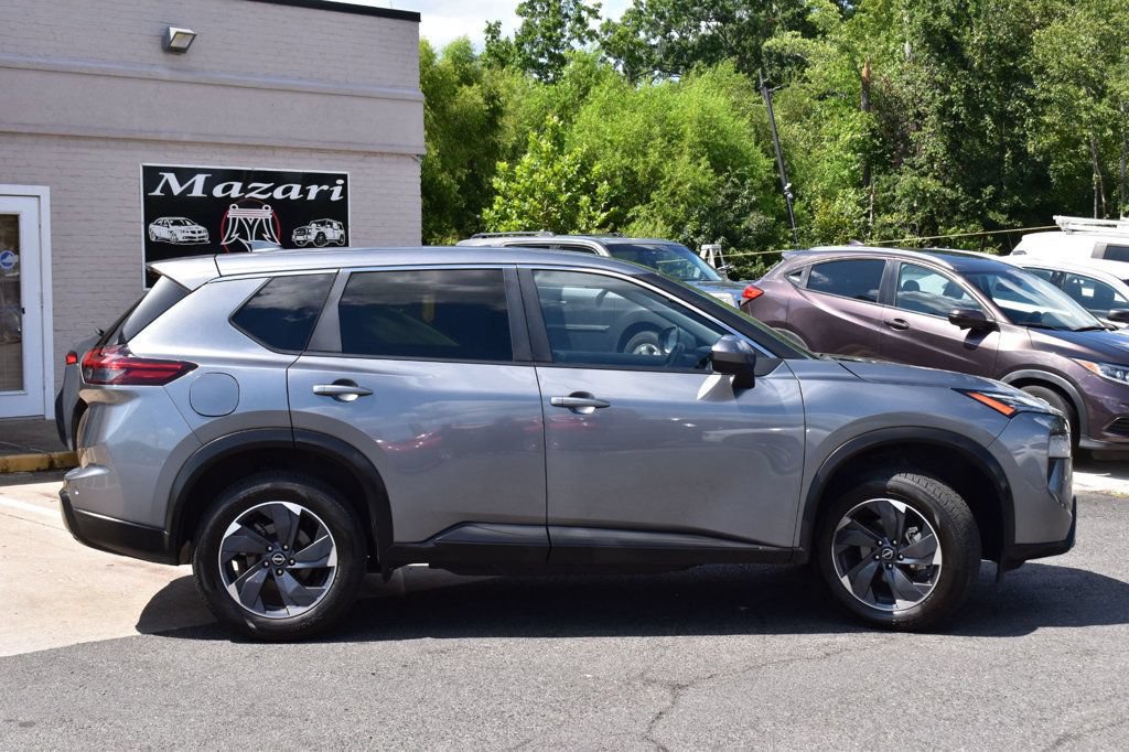Used 2025 Nissan Rogue SV FWD image 3