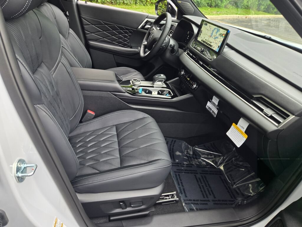 New 2026 Mitsubishi Outlander SEL Black Edition AWD/4WD image 4