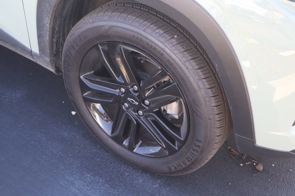 Used 2026 Chevrolet Trax ACTIV w/ Sunroof Package FWD image 6