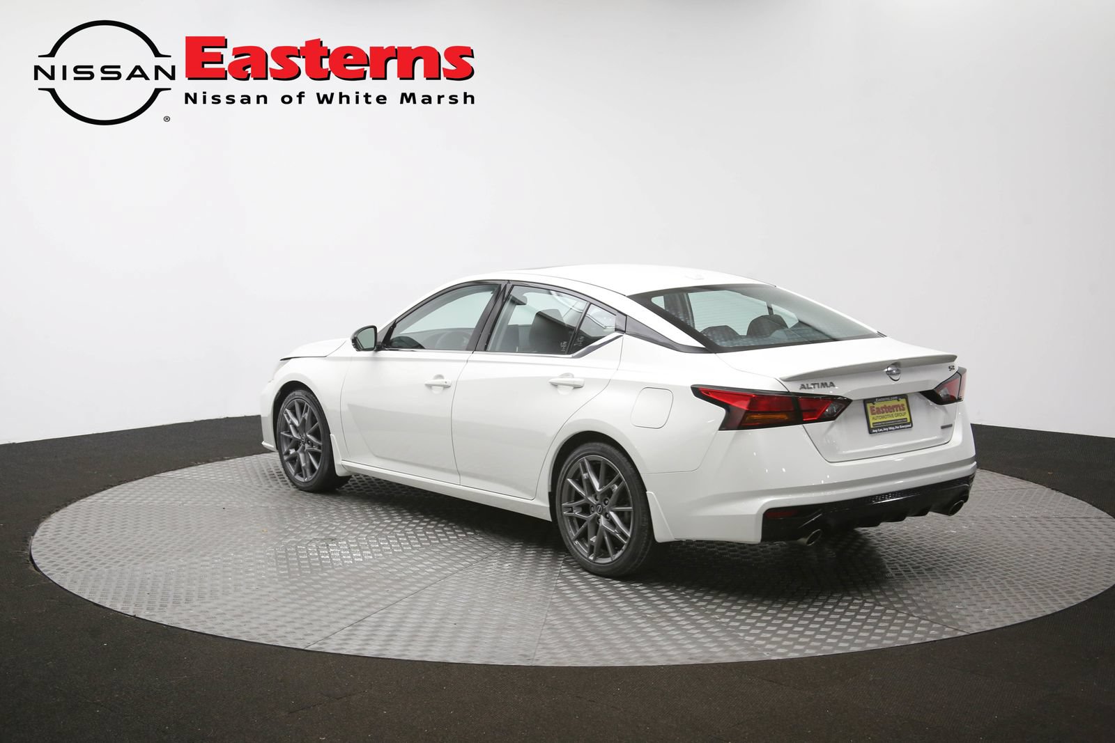 Used 2024 Nissan Altima 2.0 SR FWD image 62