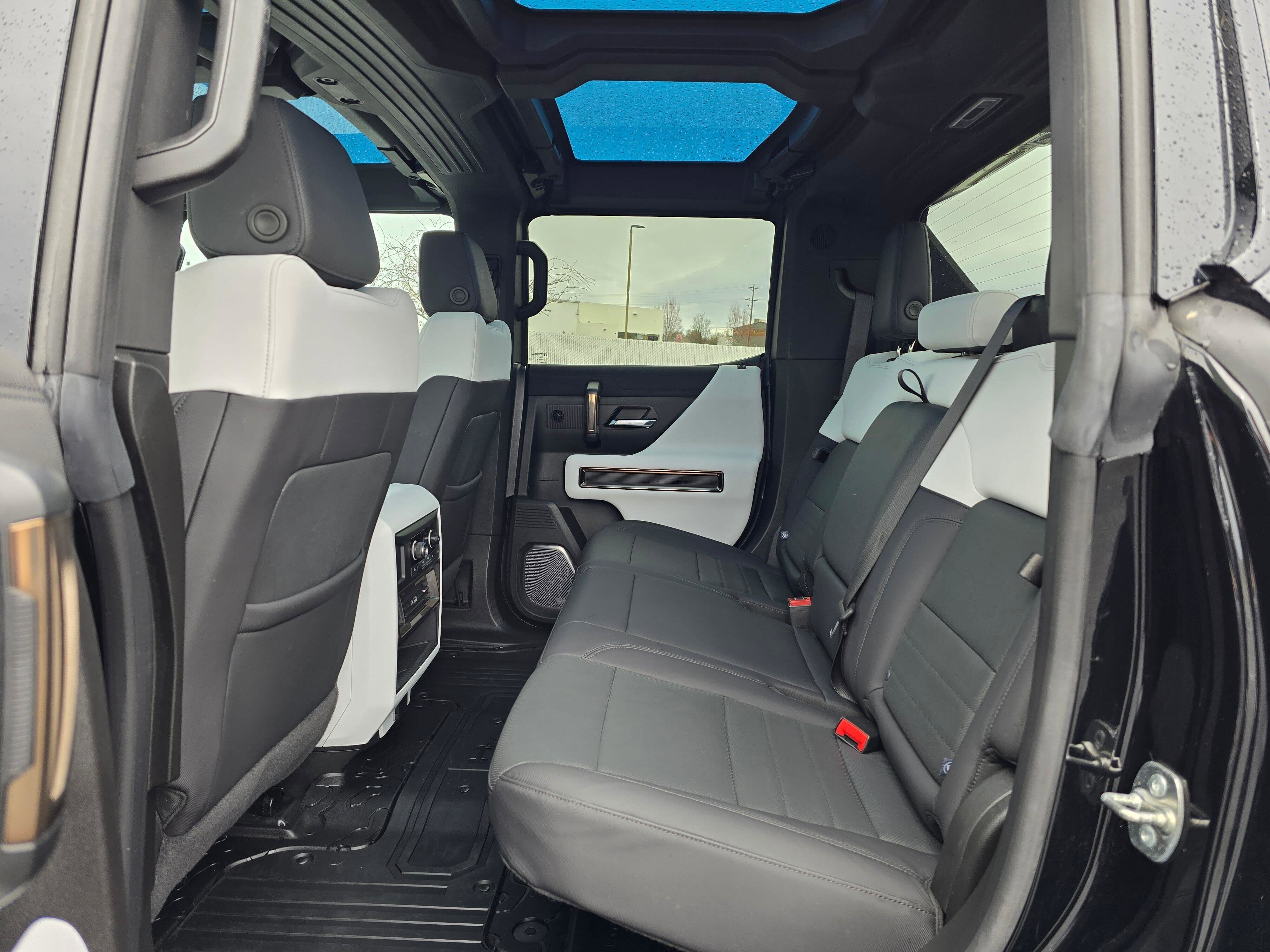 Used 2024 GMC Hummer EV 2X w/ Extreme Off-Road Package image 12