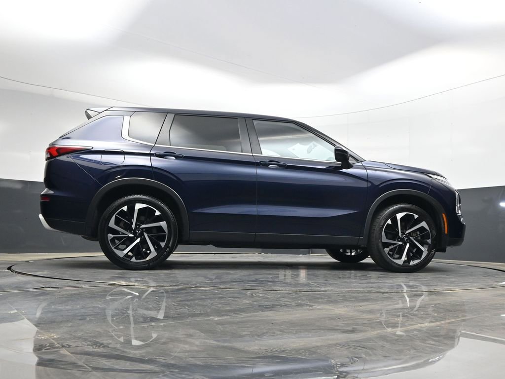 Used 2024 Mitsubishi Outlander SE AWD/4WD image 33