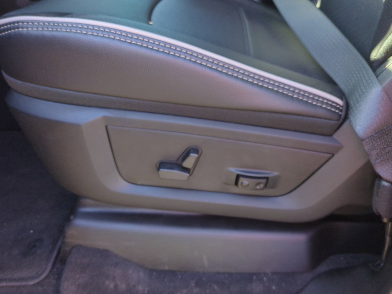 New 2026 RAM 2500 Laramie w/ Sport Appearance Package image 14