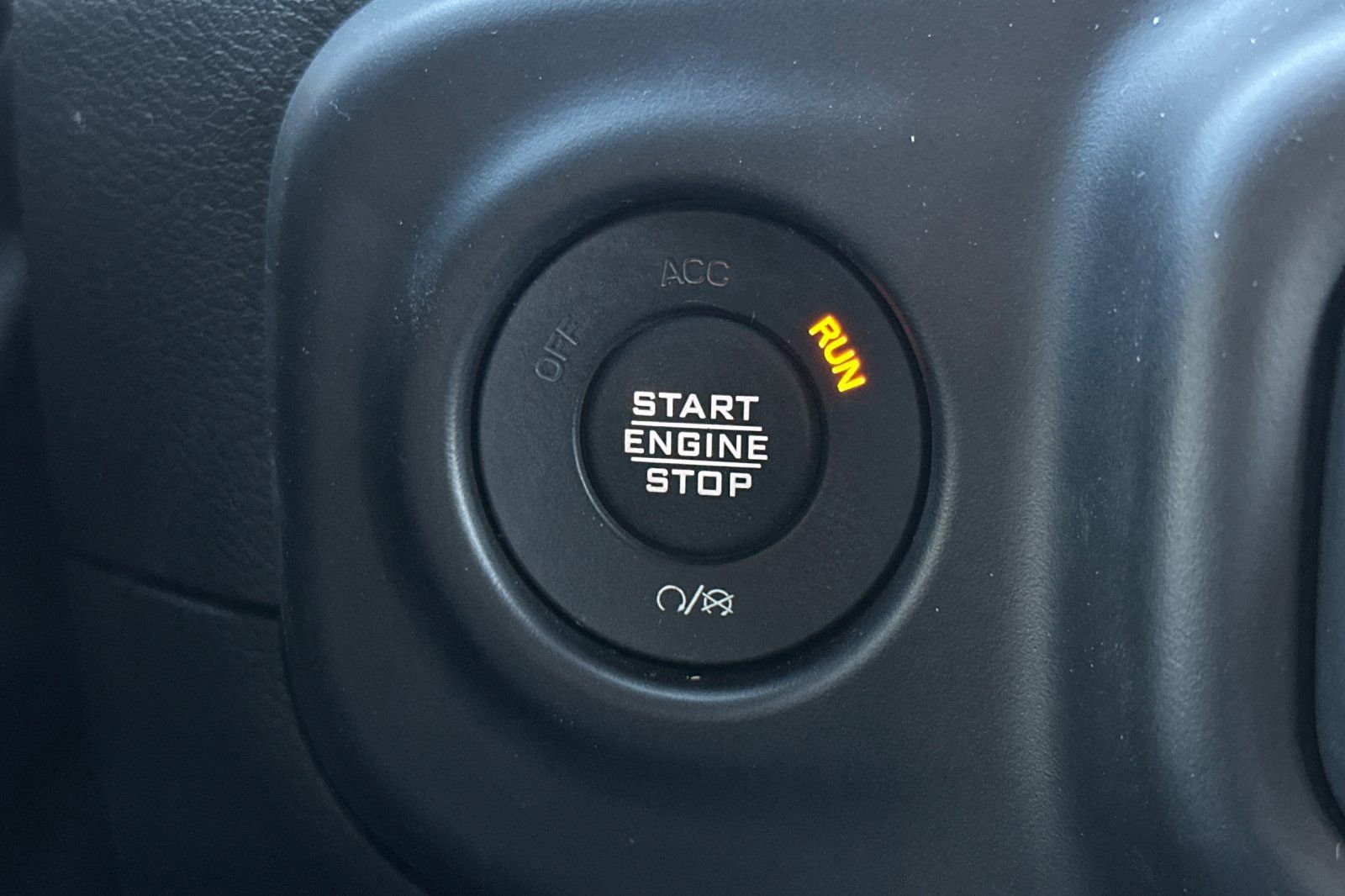 Used 2020 Jeep Wrangler Sport image 23