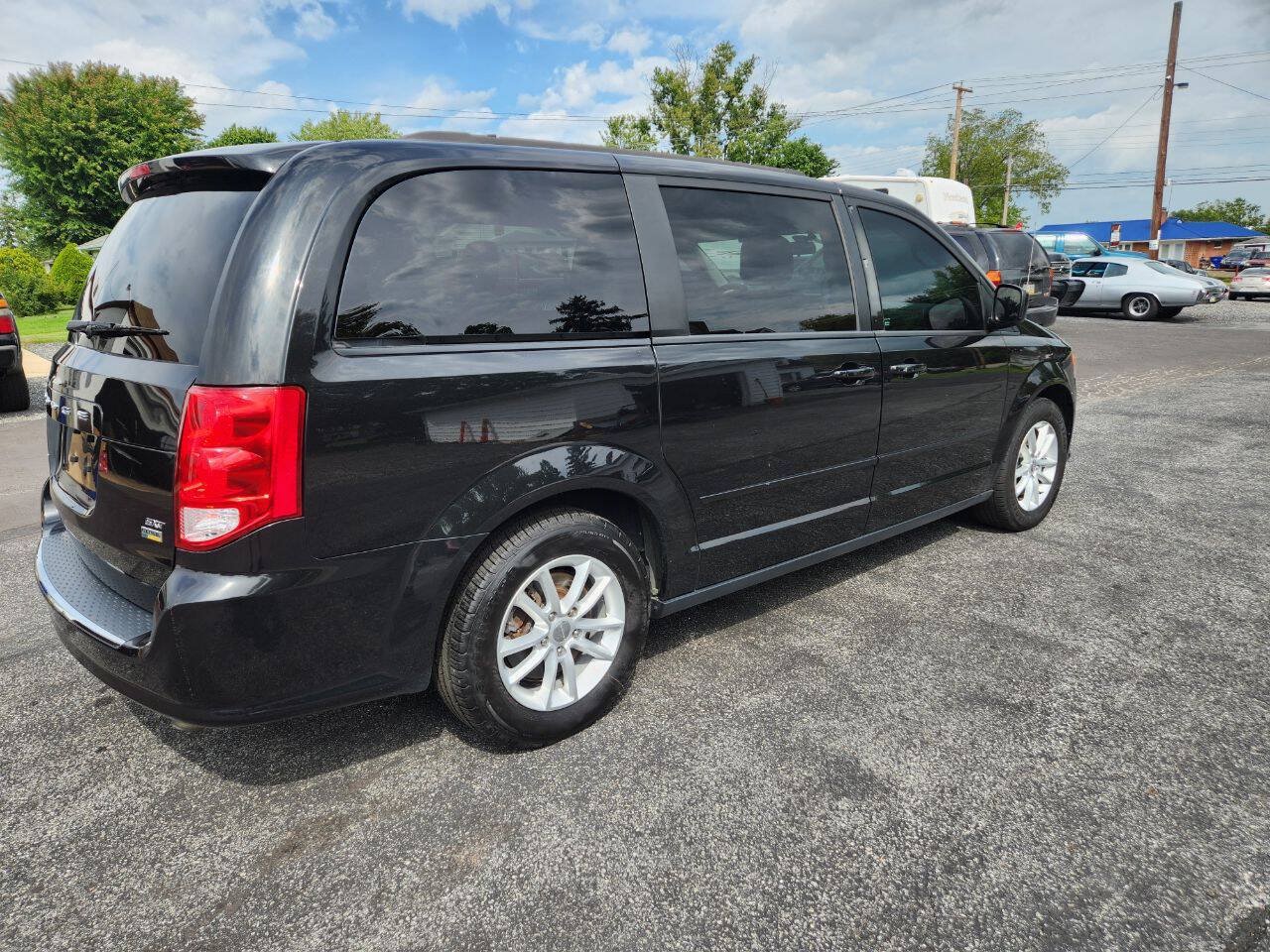 Used 2016 Dodge Grand Caravan SXT FWD image 6