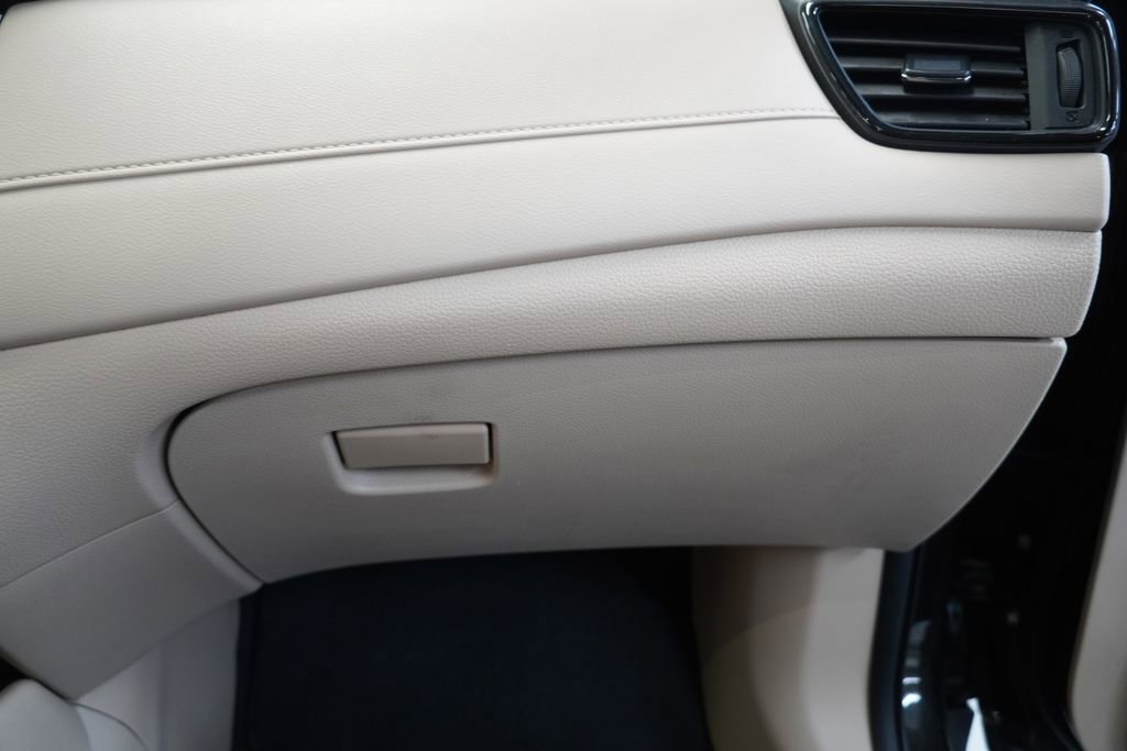 Used 2017 Nissan Rogue SV image 35