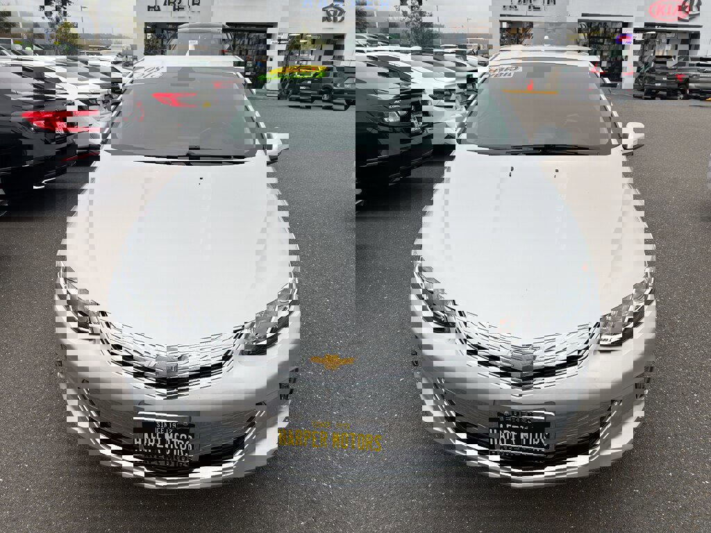 Used 2018 Chevrolet Volt LT w/ Comfort Package image 18