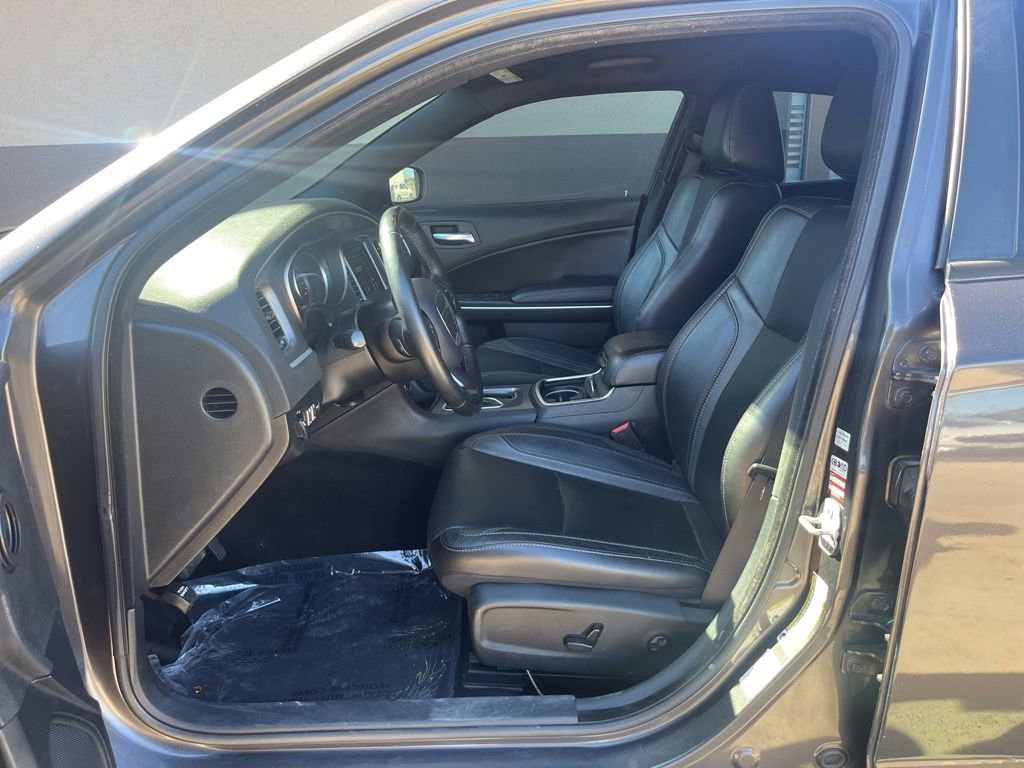 Used 2020 Dodge Charger SXT w/ Leather Interior Group image 29