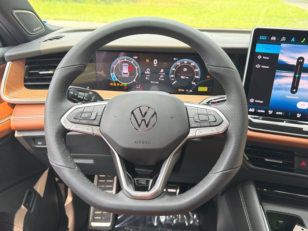New 2026 Volkswagen Tiguan SEL R-Line AWD/4WD image 14