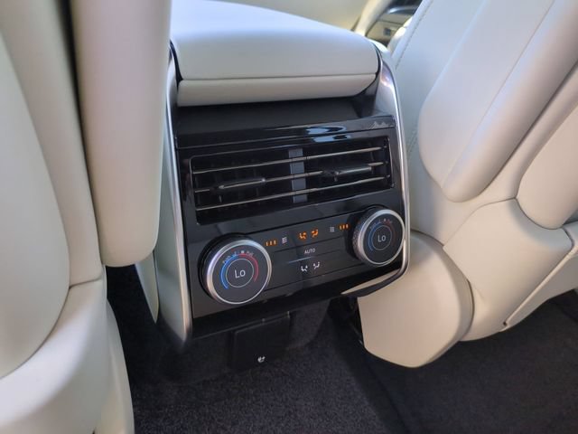 New 2026 Land Rover Range Rover Long Wheelbase SE AWD/4WD image 13