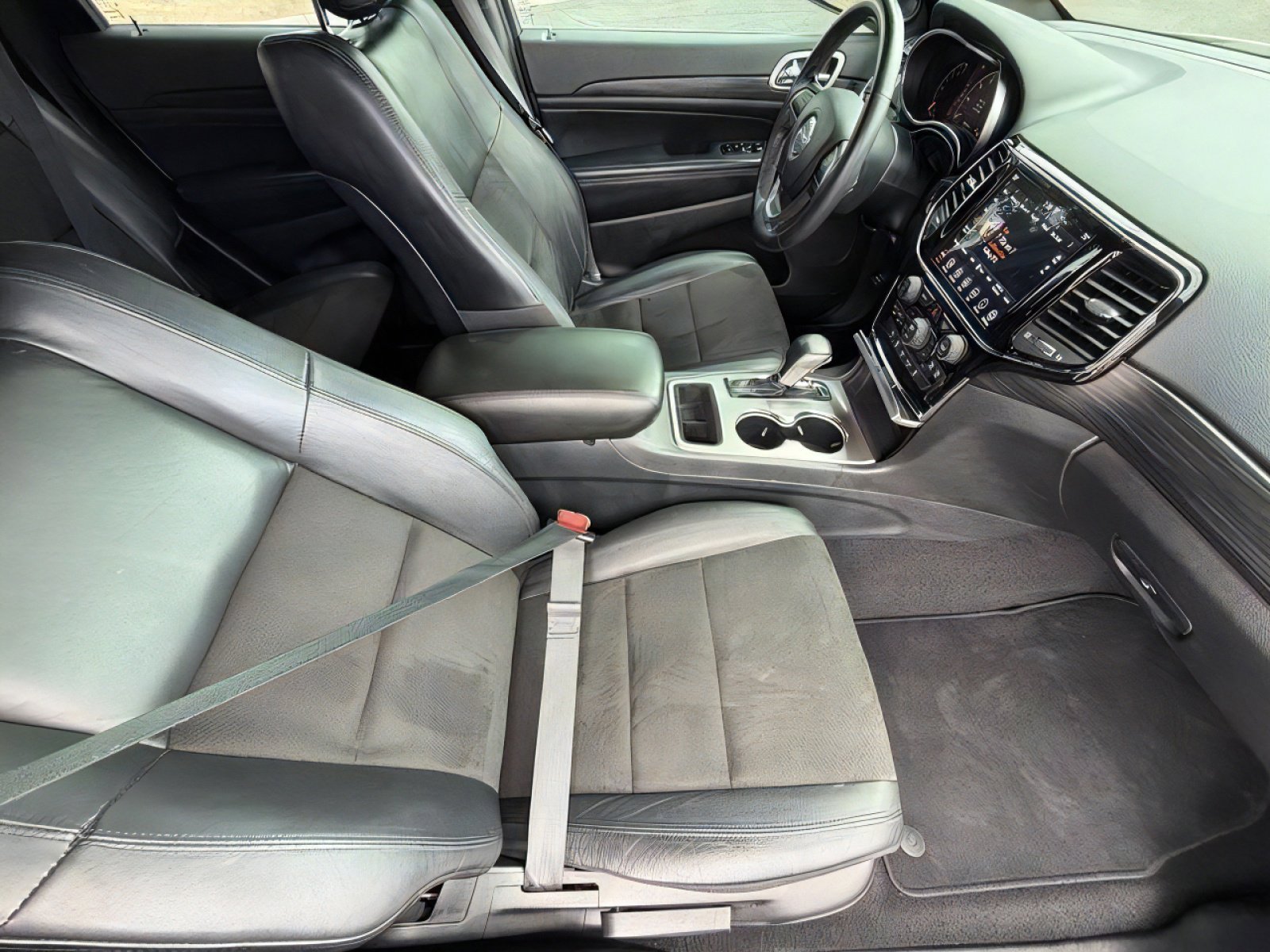 Used 2020 Jeep Grand Cherokee Altitude image 10