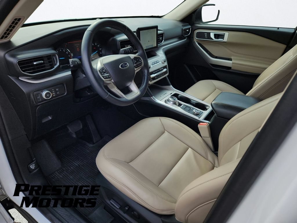 Used 2022 Ford Explorer XLT w/ Equipment Group 202A AWD/4WD image 9
